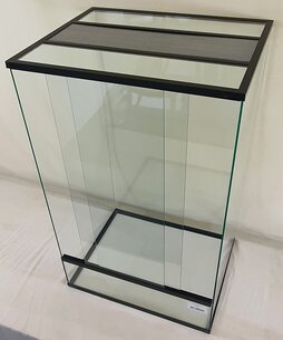 Terrarium dubbel rooster (S) II 58,5*38,5*78,5 cm. Terrarium dubbel rooster (S) II 58,5*38,5*78,5 cm.