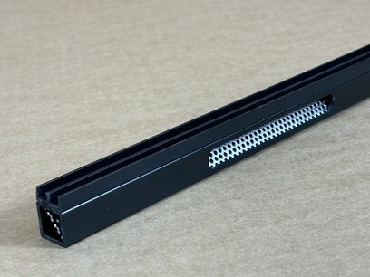 Dubbele ventilatie voor onder 4 mm. schuiframen. prijs per meter.