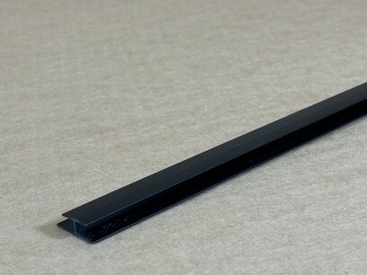 Zwart kunststof, PVC H- profiel 23*6*19 mm. wanddikte 1 mm. prijs per meter.