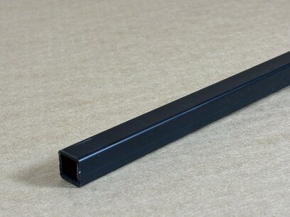 Zwart kunststof, PVC kokerprofiel 15*15 mm. wanddikte 2 mm. prijs per meter.